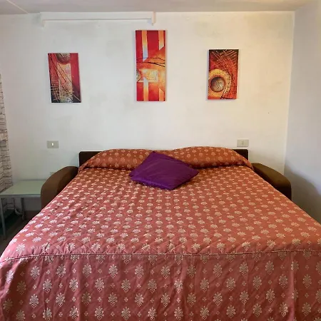 Studio Double Occupancy * Florence